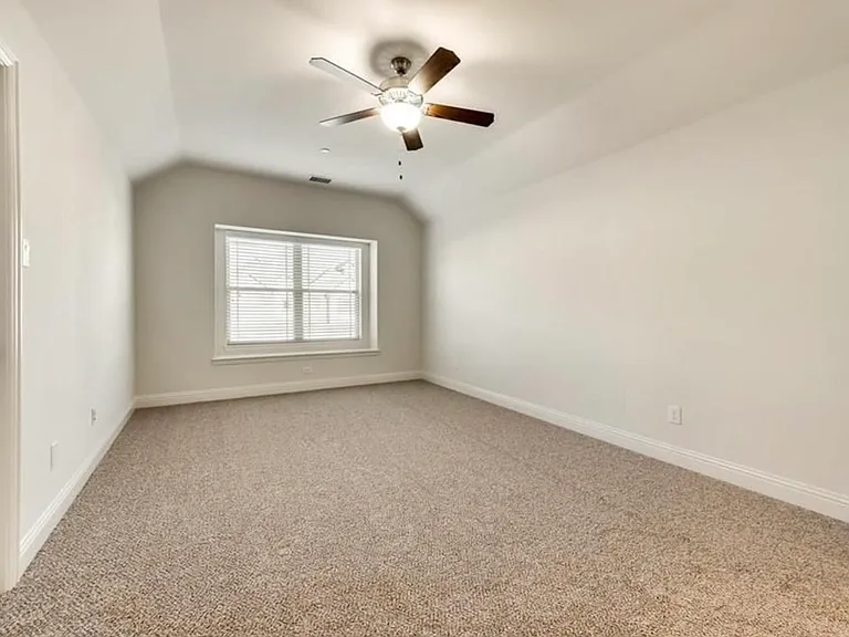 1231 Wiltshire Dr — Photo 7