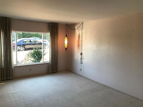 4th image of 2510 Albright Way