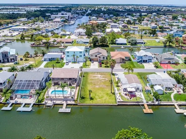 4065 Orient Ln, Hernando Beach, FL 34607