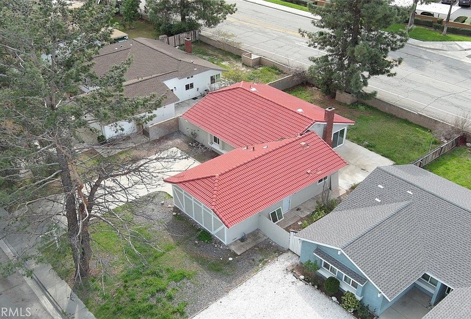1st image of 2189 W 48th St