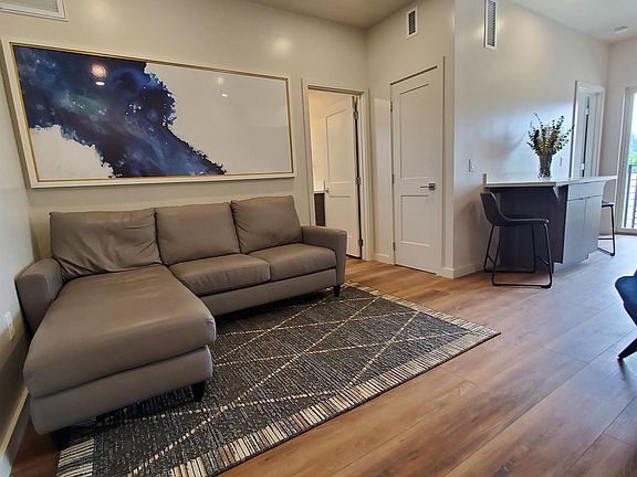 4th image of 207 Higuera St