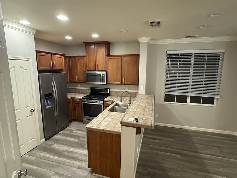 8496 Roseto Rd — Photo 3