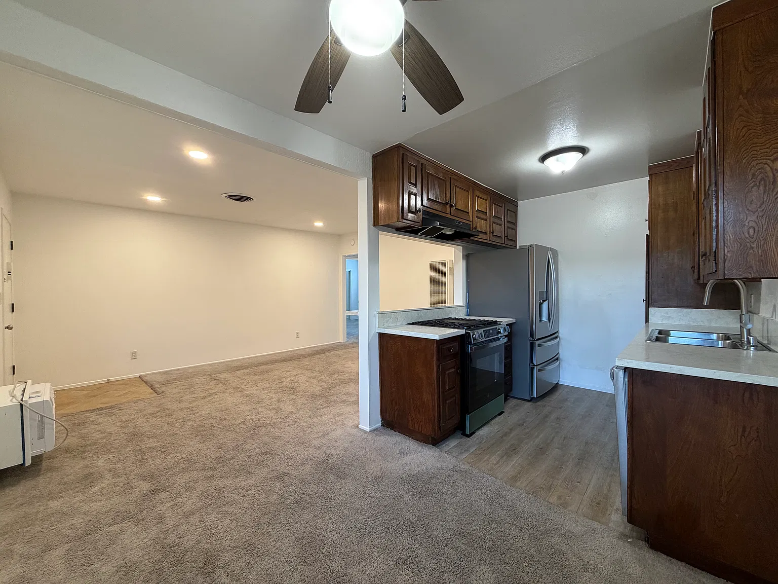2 bed, 806 sqft, $2,395 — Photo 2