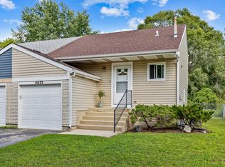 4633 Whitney Dr, Hanover Park, IL 60133