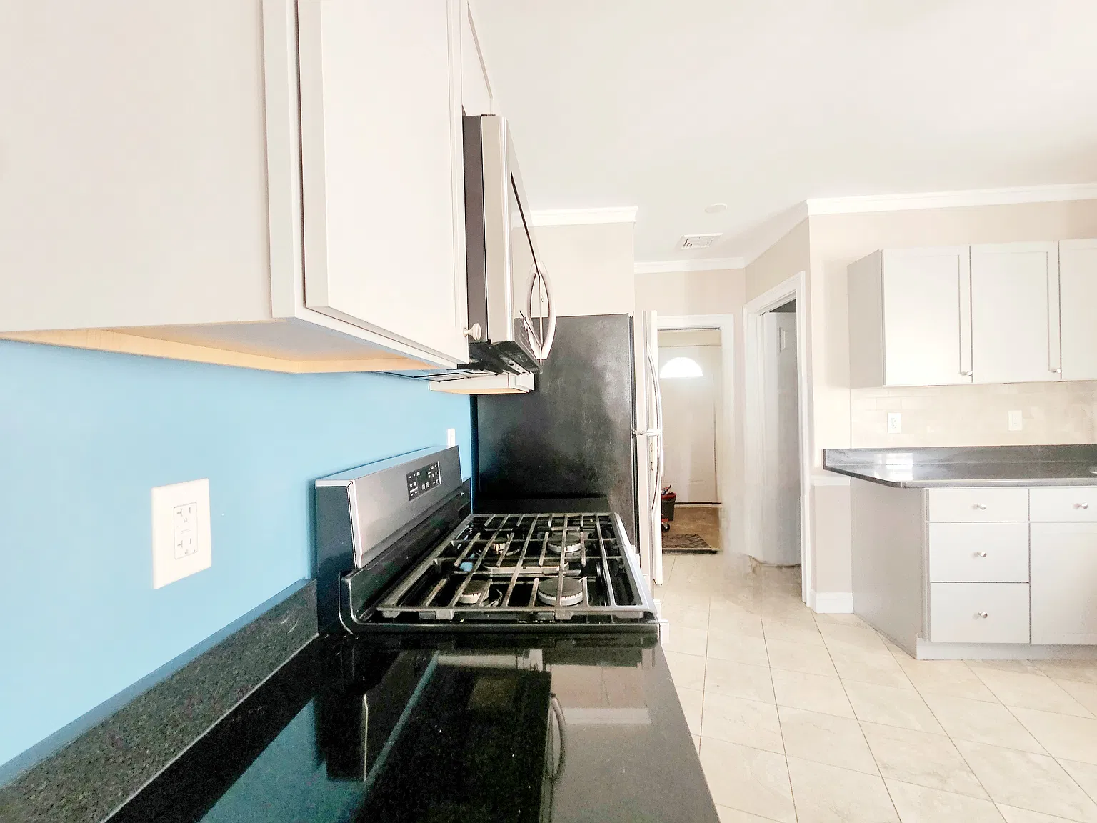 3 bed, 1400 sqft, $3,750 — Photo 3
