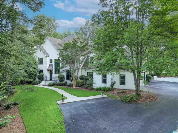 518 Castlebridge Ln, Birmingham, AL 35242