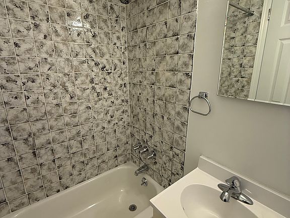 3rd image of 250 W 100th St #1514