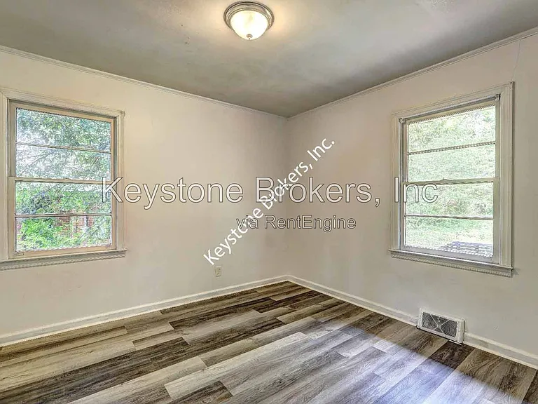 2634 Tredway Dr — Photo 8