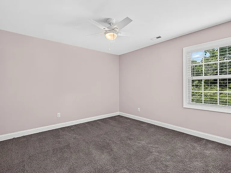 221 Robert Alan Dr — Photo 24