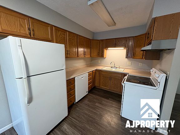 5th image of 3302 S Lincoln Ave