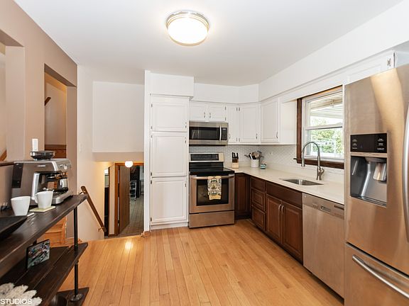 3rd image of 9247 S 90th Ave