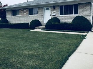 8457 Potomac Ave, Center Line, MI 48015