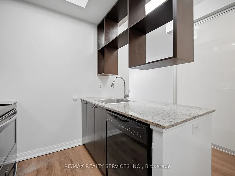 151 Village Green Sq #206 — Photo 12