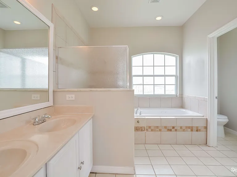 139 Brixham Ct — Photo 10