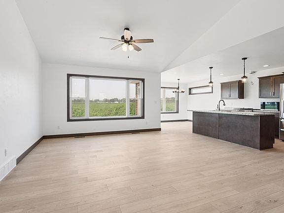 3rd image of 516 Rustic Ridge Dr