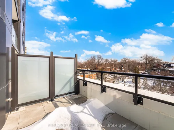 1660 Bloor St W #510, Toronto, ON M6P 1A9