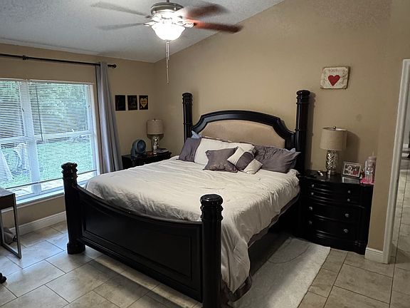 2nd image of 3923 Blackberry Cir