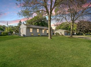 1329 Highland Pl, Faribault, MN 55021