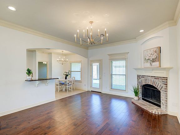 5th image of 233 Sedgewick Ave
