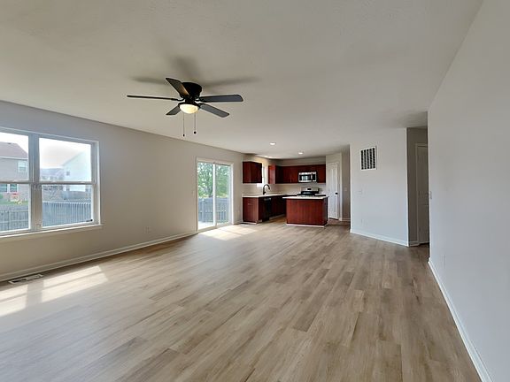 3rd image of 1305 Gleneagle Dr