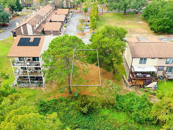2nd image of 25 Hidden Cove Ln