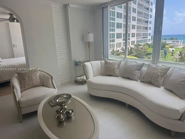 5401 Collins Ave #230 — Photo 28