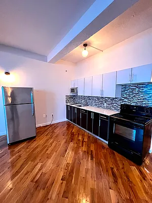 Rented by City Connections Realty | media 9