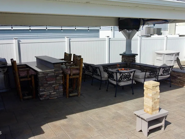 304 Arnold Ave — Photo 10