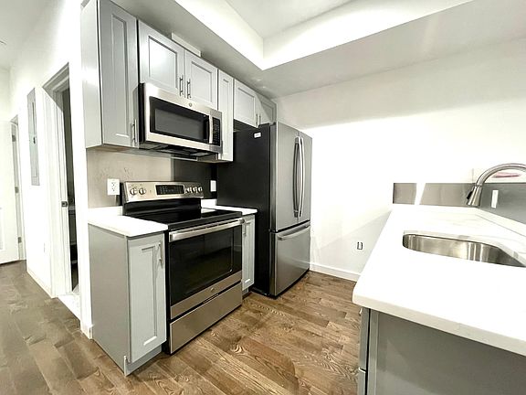 4th image of 1134 Mount Vernon St #2