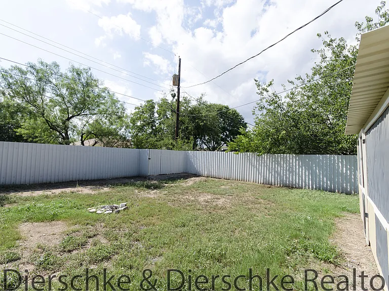 1655 Linda Lee Dr — Photo 16