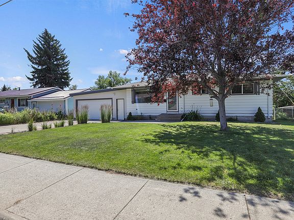 2nd image of 104 Riverview Dr E