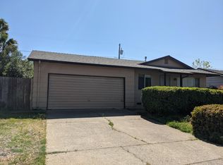 2363 Corona St, Redding, CA 96002