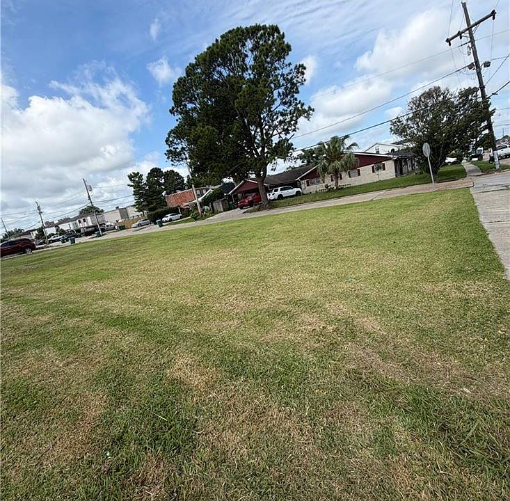 2nd image of 2209 26th St
