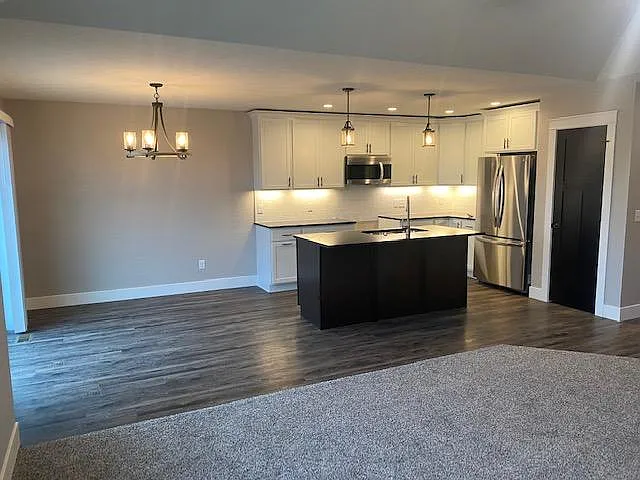 5107 Stonewood Dr — Photo 2