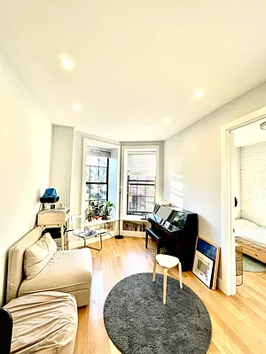 Rented by Pear NYC LLC | media 41