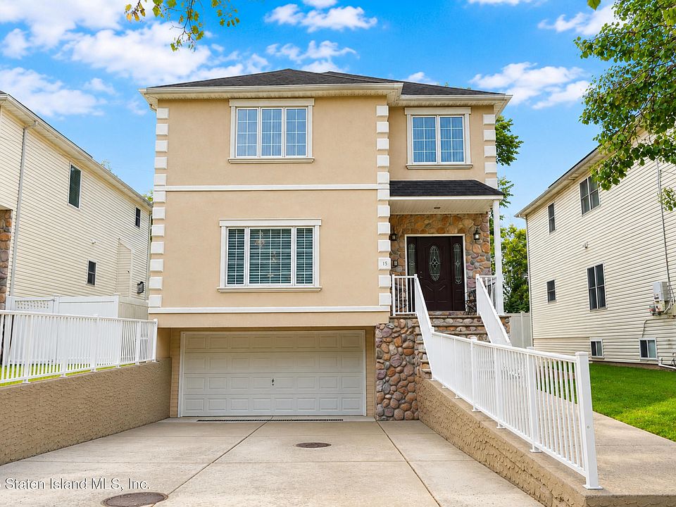 1st image of 15 Lundsten Ave