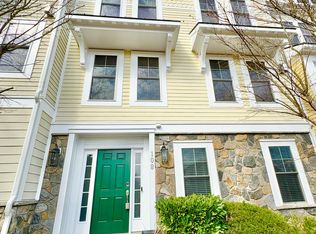 108 Washington St, Occoquan, VA 22125