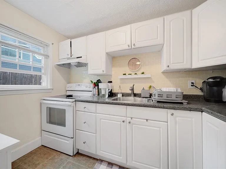 926 Massachusetts Ave #3 — Photo 11
