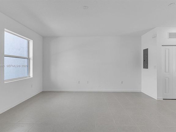 2nd image of 1123 SE 3rd Ter Floor 3