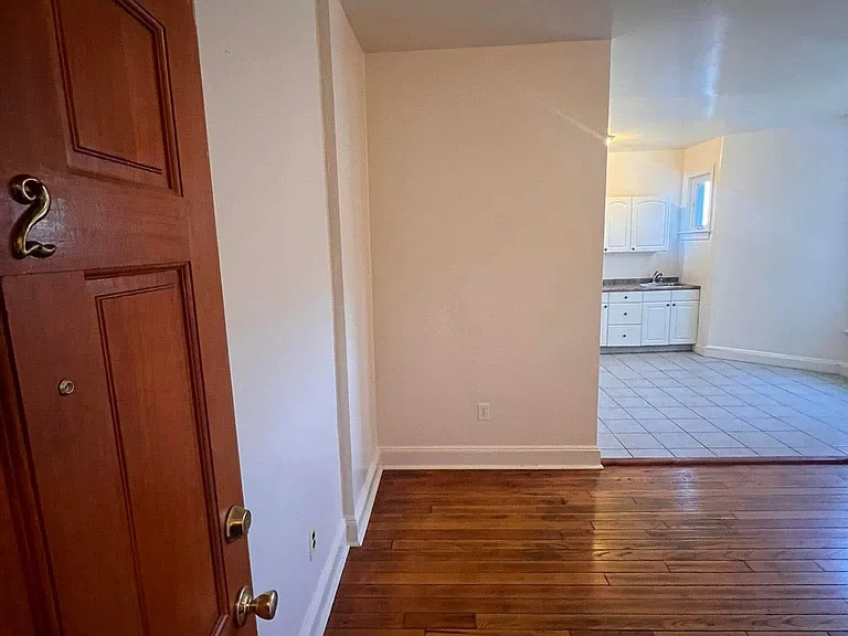 492 W State St #2 — Photo 1