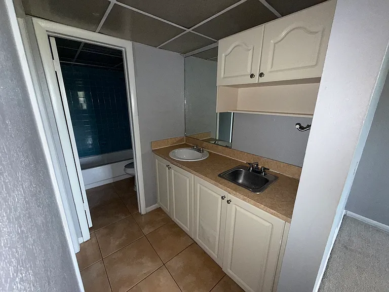 6960 Miami Gardens Dr #2-431A — Photo 7