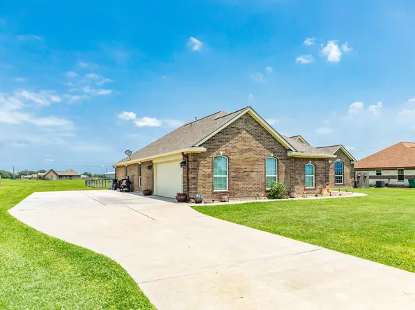 920 Quarter Horse Trl, Angleton, TX 77515