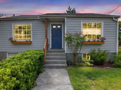 3221 SW Kenyon Street, Seattle, WA, 98126