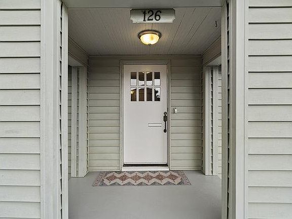 5th image of 126 Cleaves Ave