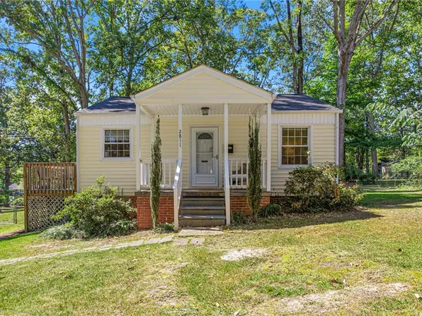 2811 Robin Hood Dr, Greensboro, NC 27408