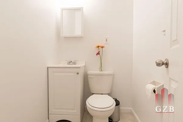 Rented by Avenues Real Estate | media 35