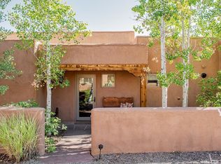 215 Mariposa Pl, Taos, NM 87571