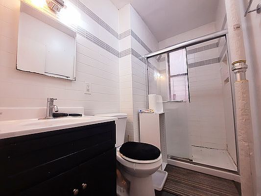 5th image of 27 Audubon Ave APT 15