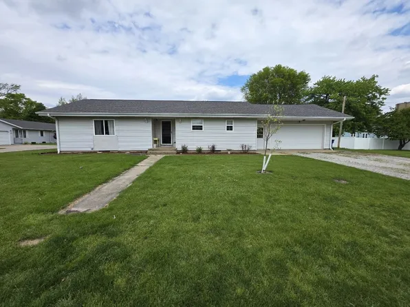 200 W South St, Flanagan, IL 61740