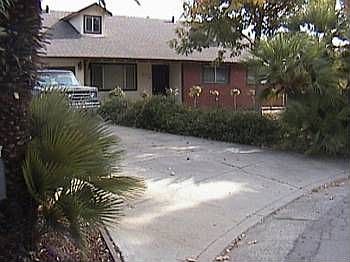 1st image of 820 Roble Dr